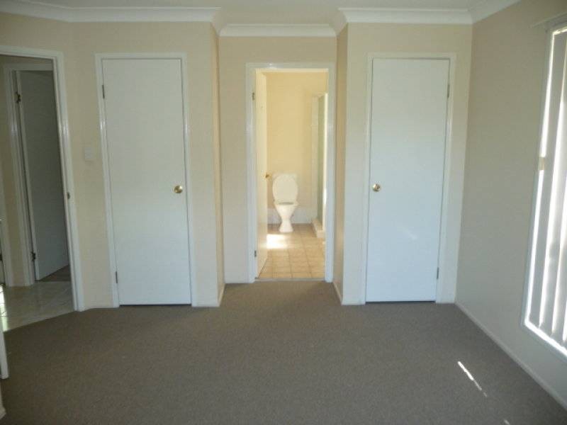 40 Grove Road, Edens Landing QLD 4207