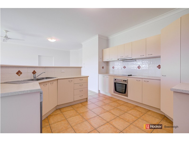 8 Bella Vista Circuit, Edens Landing QLD 4207