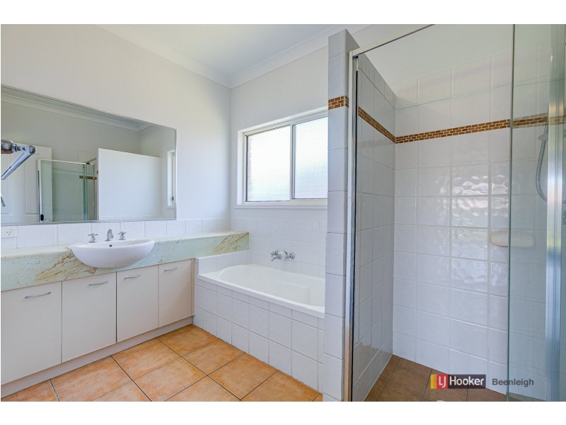 8 Bella Vista Circuit, Edens Landing QLD 4207