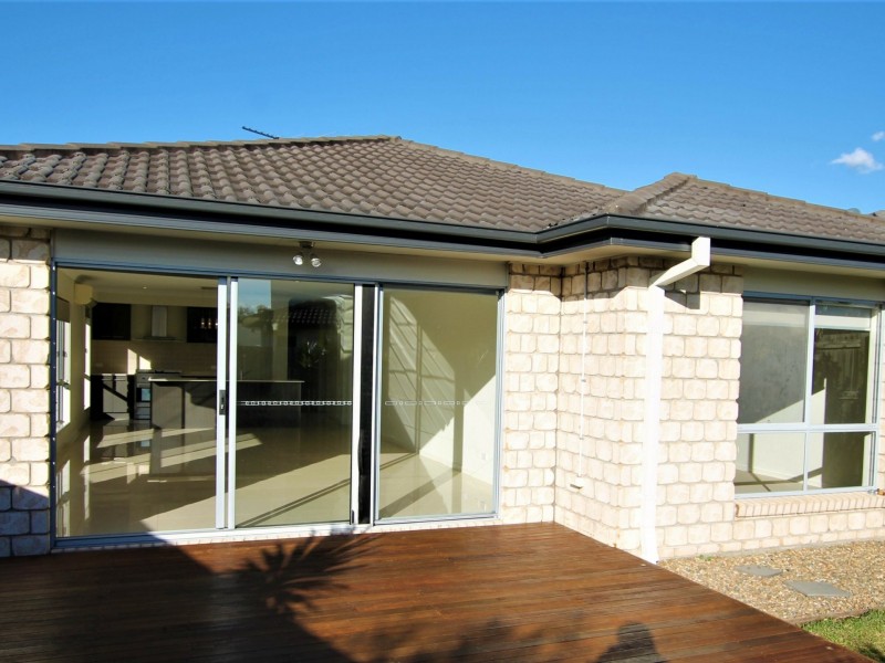 7 Ravensbourne Court, Waterford QLD 4133