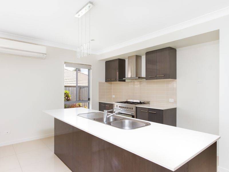 7 Ravensbourne Court, Waterford QLD 4133