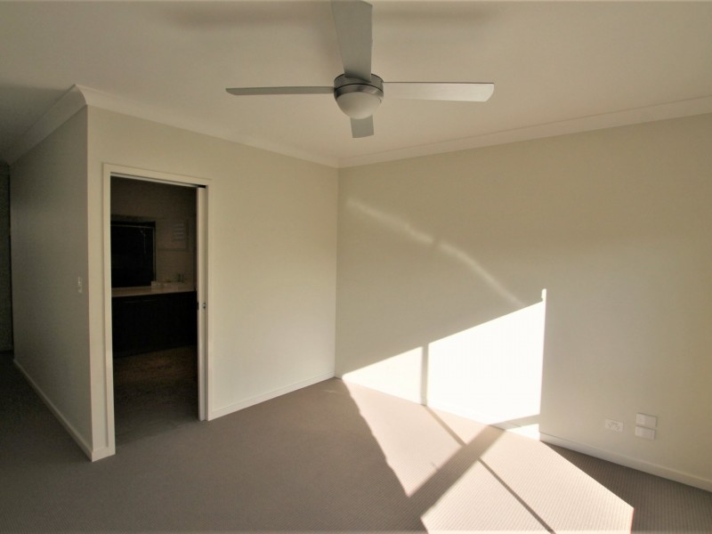 7 Ravensbourne Court, Waterford QLD 4133