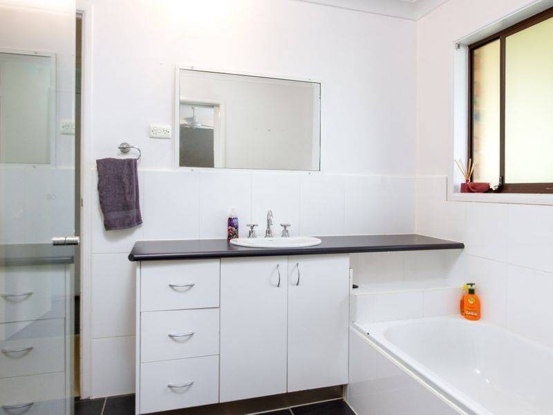 3 Ainslee Court, Mount Warren Park QLD 4207