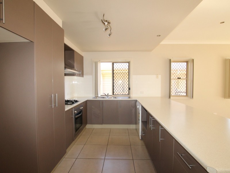43 Mossman Pde, Waterford QLD 4133