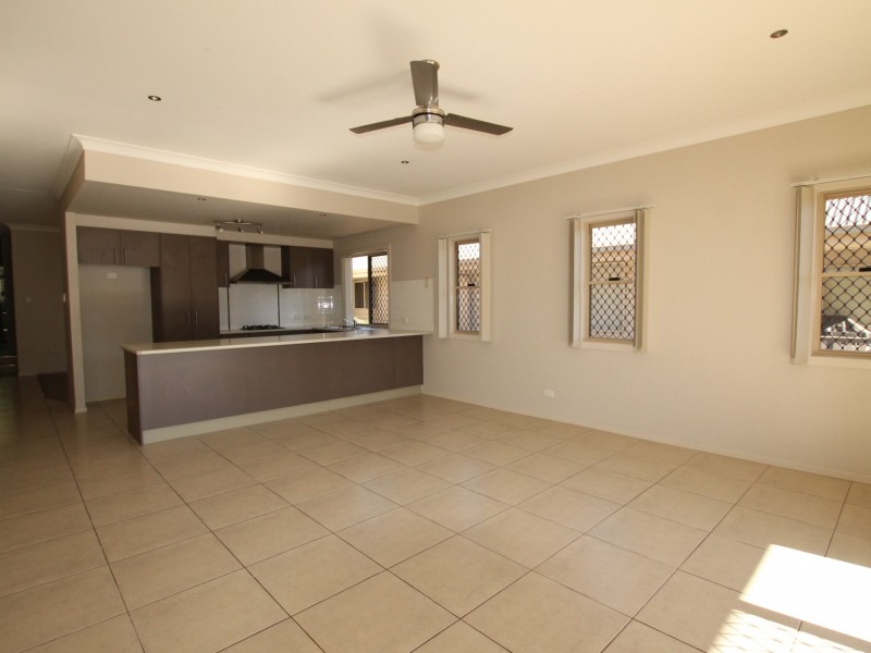43 Mossman Pde, Waterford QLD 4133