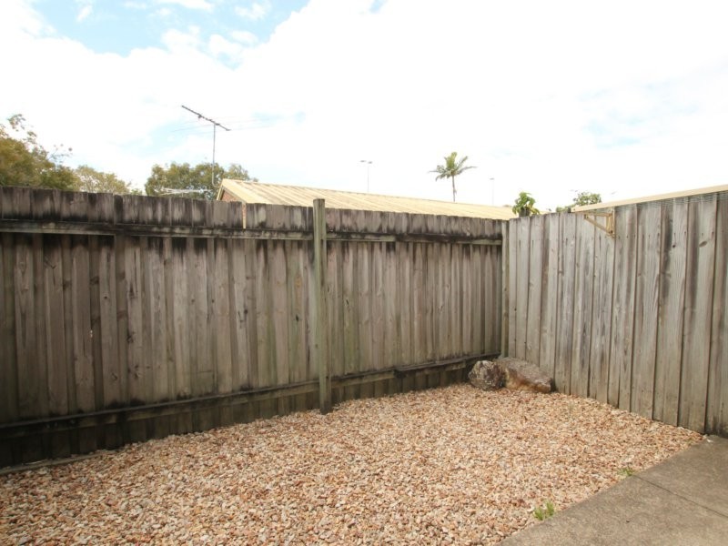 Unit 2/2 Cowper Avenue, Eagleby QLD 4207