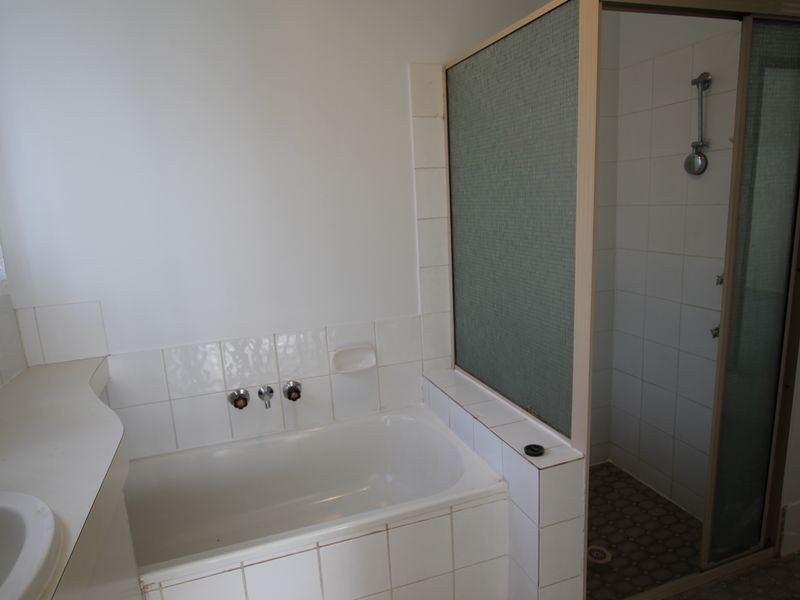 27 Fyshwick St, Loganholme QLD 4129