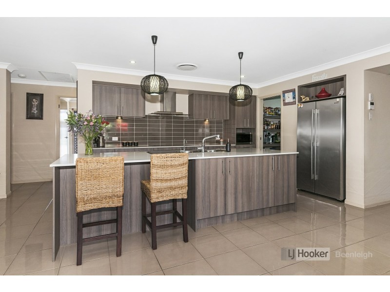 60 Sanctuary Parkway, Waterford QLD 4133