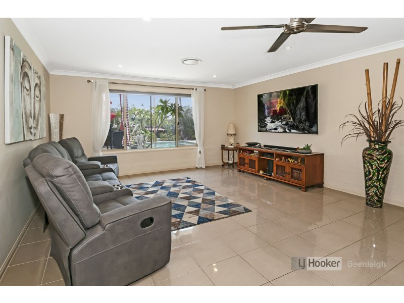60 Sanctuary Parkway, Waterford QLD 4133