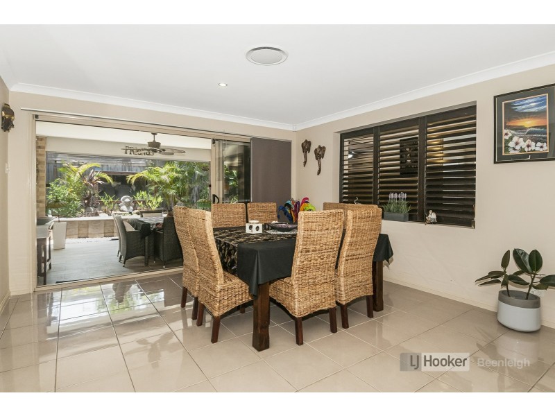 60 Sanctuary Parkway, Waterford QLD 4133