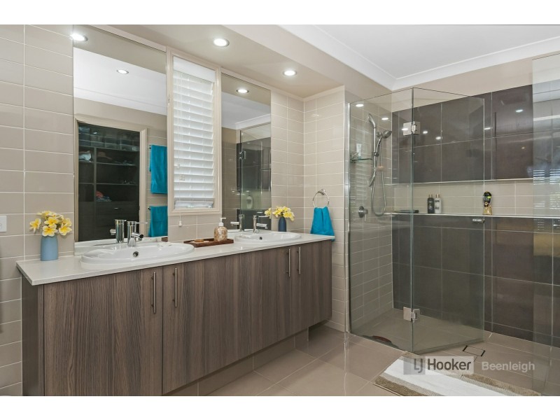 60 Sanctuary Parkway, Waterford QLD 4133