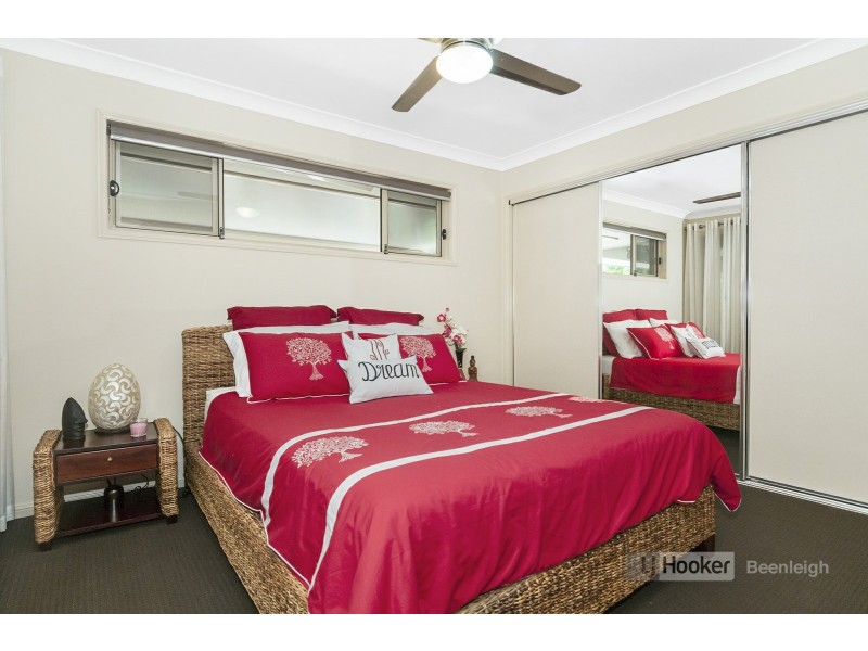 60 Sanctuary Parkway, Waterford QLD 4133