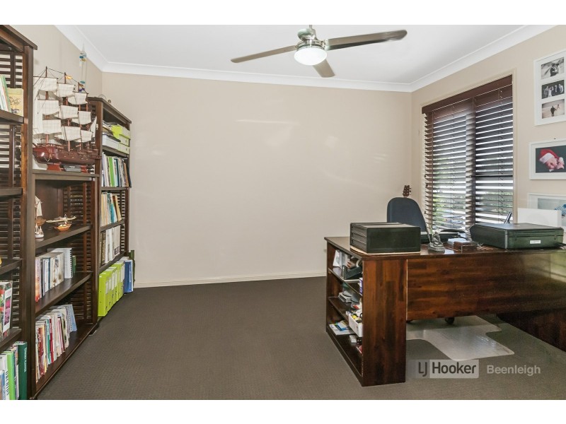 60 Sanctuary Parkway, Waterford QLD 4133