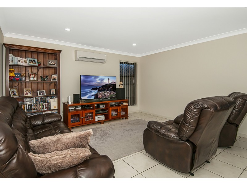 96 Outlook Drive, Waterford QLD 4133