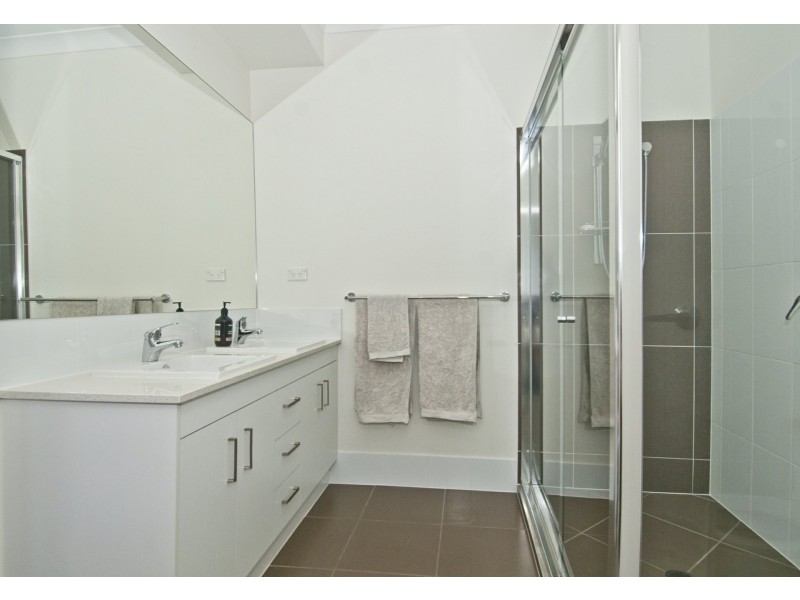 11 VARGON CIRCUIT, Holmview QLD 4207