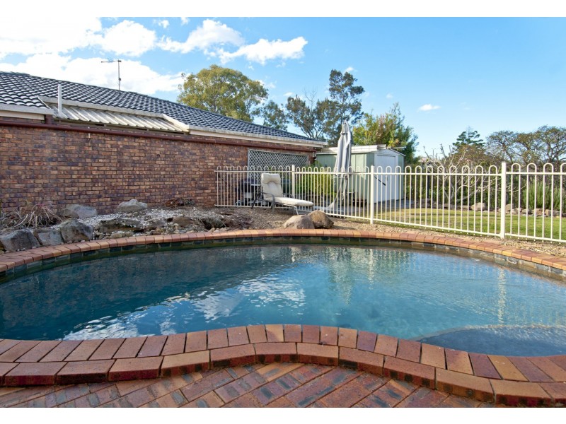 5 Baum Court, Windaroo QLD 4207