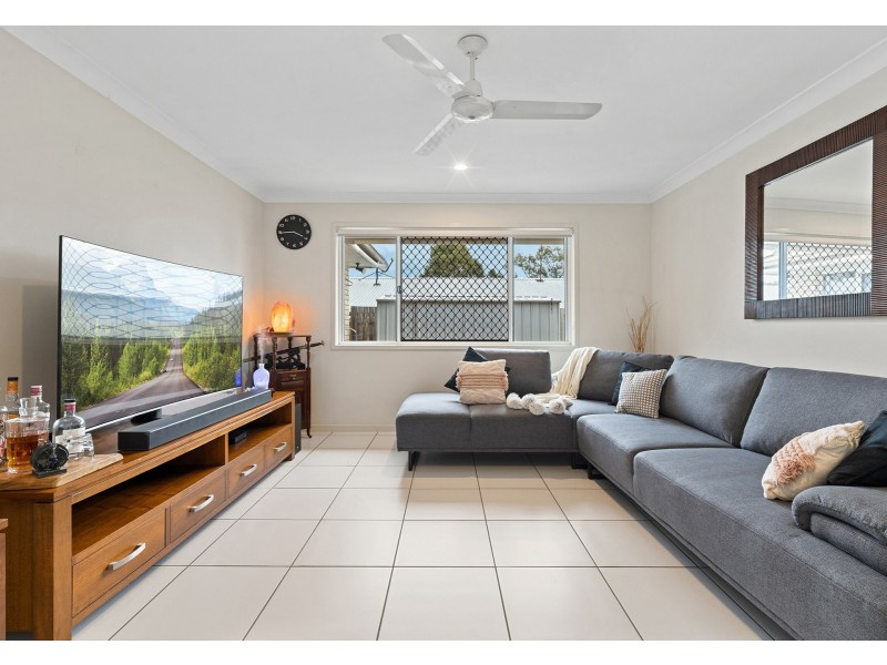 63 Outlook Drive, Waterford QLD 4133