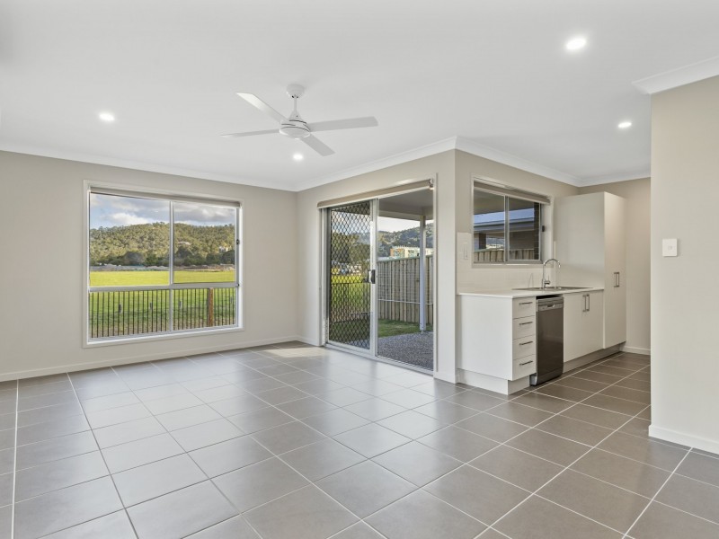 7 Windmill Place, Belivah QLD 4207