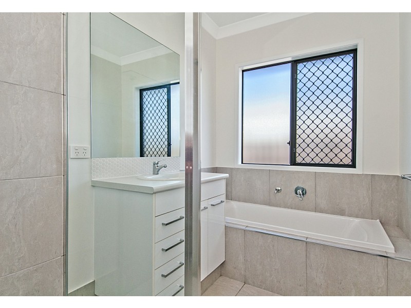 20 Bindra Street, Holmview QLD 4207