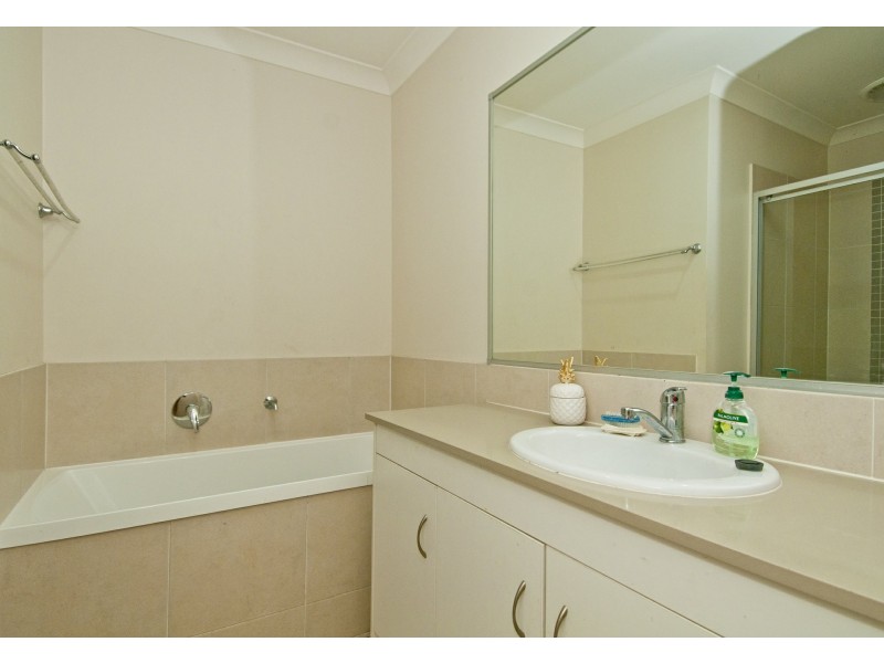 27 Zachary St, Eagleby QLD 4207