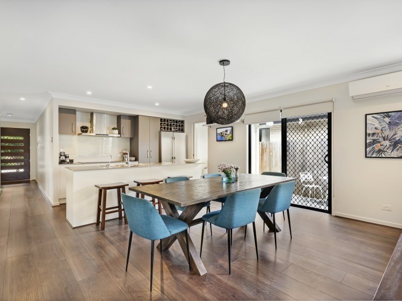 18 South Quarter Drive, Loganlea QLD 4131