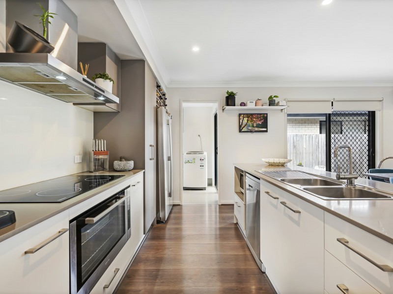 18 South Quarter Drive, Loganlea QLD 4131