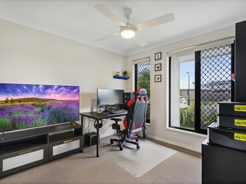18 South Quarter Drive, Loganlea QLD 4131