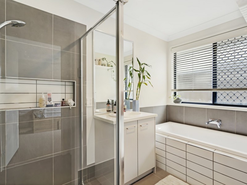 18 South Quarter Drive, Loganlea QLD 4131