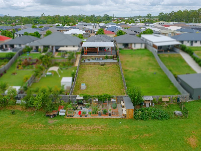18 South Quarter Drive, Loganlea QLD 4131