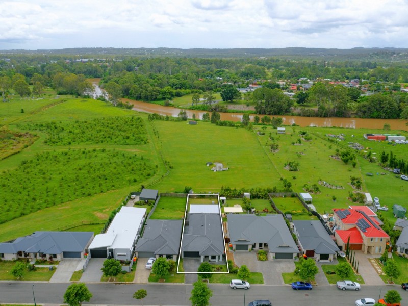 18 South Quarter Drive, Loganlea QLD 4131