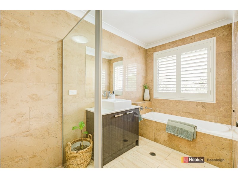 6 Undara Place, Waterford QLD 4133