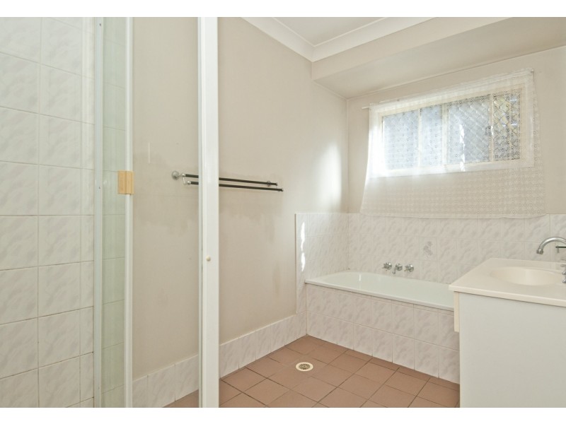 65 Kummara Road, Edens Landing QLD 4207