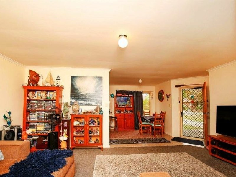 8 Dowling Cres, Eagleby QLD 4207