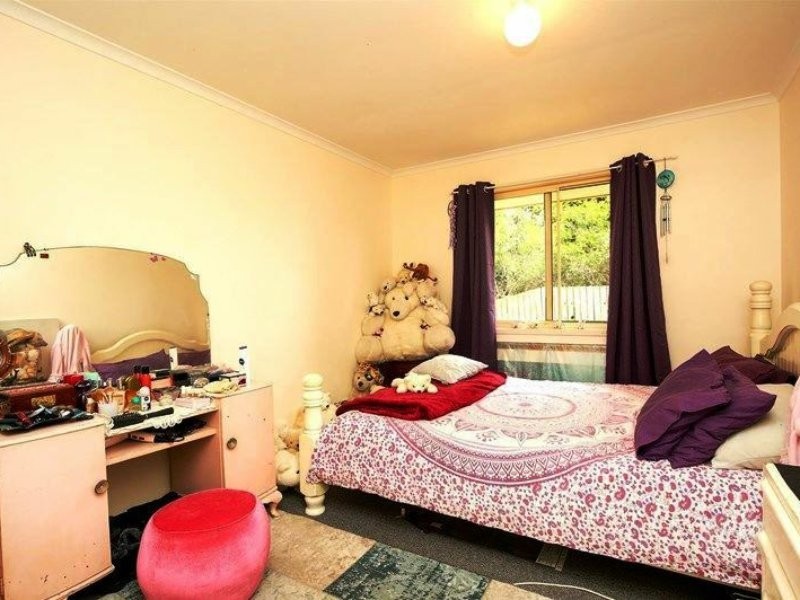 8 Dowling Cres, Eagleby QLD 4207