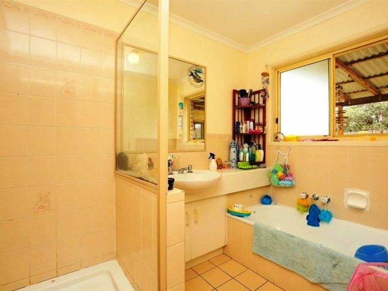 8 Dowling Cres, Eagleby QLD 4207