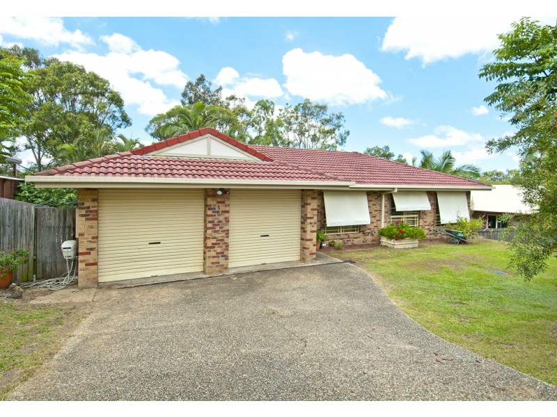 5 Costigan Terrace, Edens Landing QLD 4207