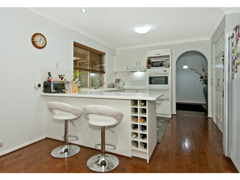 5 Costigan Terrace, Edens Landing QLD 4207