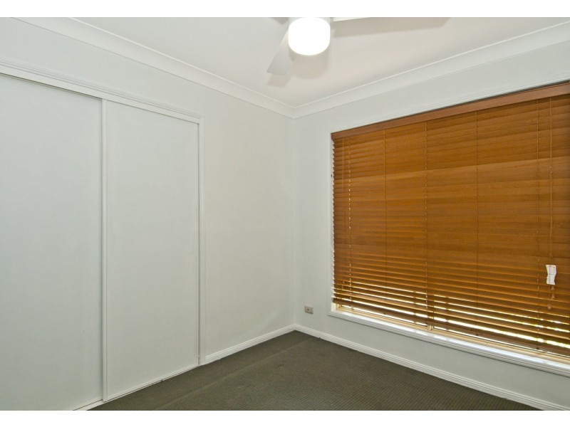 5 Costigan Terrace, Edens Landing QLD 4207