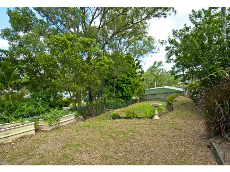 5 Costigan Terrace, Edens Landing QLD 4207