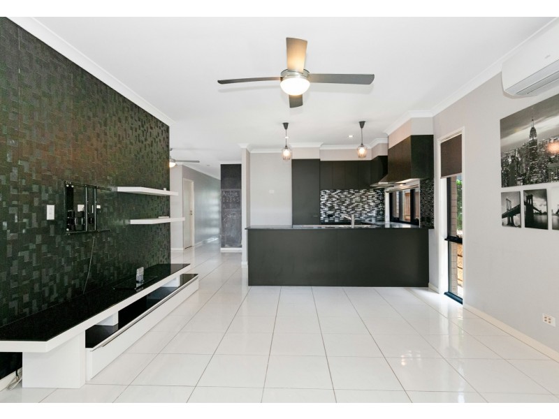 9 Baspa St, Holmview QLD 4207