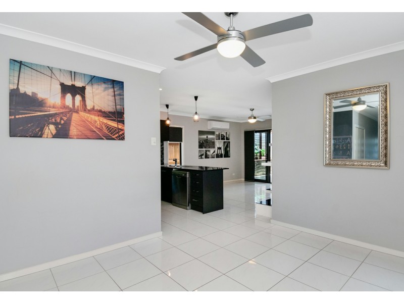 9 Baspa St, Holmview QLD 4207