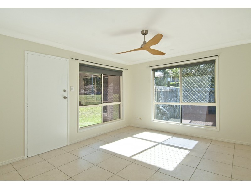 7 Kings Row, Edens Landing QLD 4207