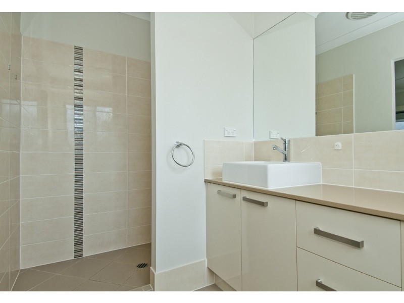 8 Carrawinya Street, Waterford QLD 4133