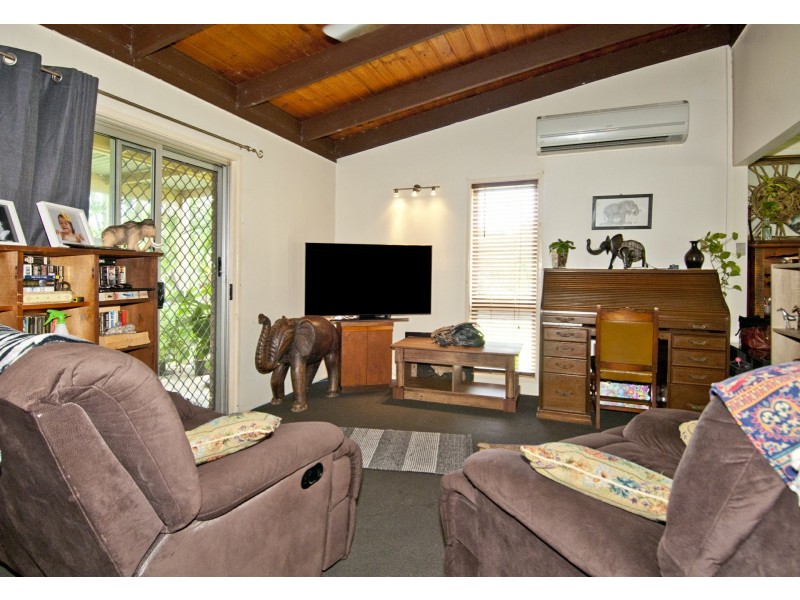 19 Cotswold Street, Mount Warren Park QLD 4207
