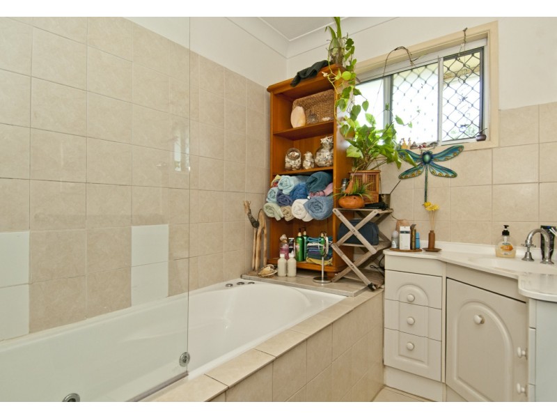 19 Cotswold Street, Mount Warren Park QLD 4207