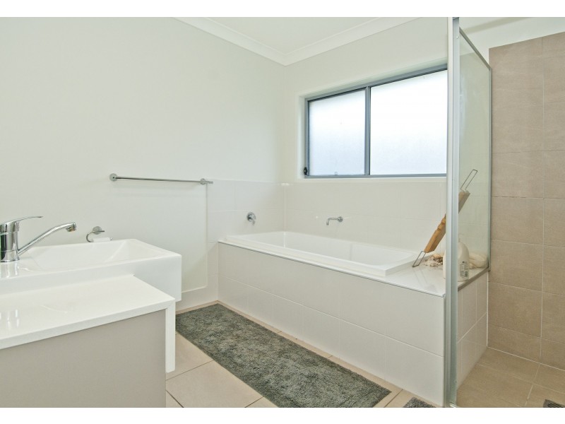 93 Sanctuary Parkway, Waterford QLD 4133