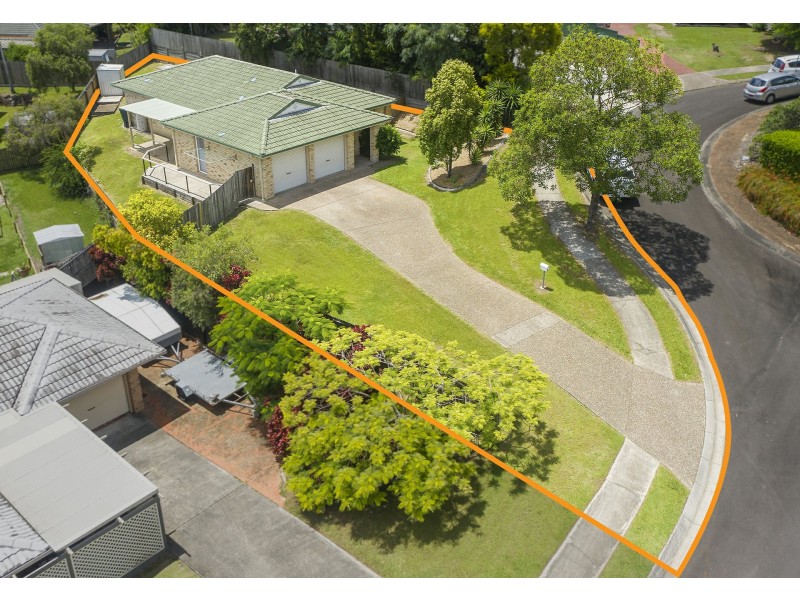 4 Brooke Close, Edens Landing QLD 4207