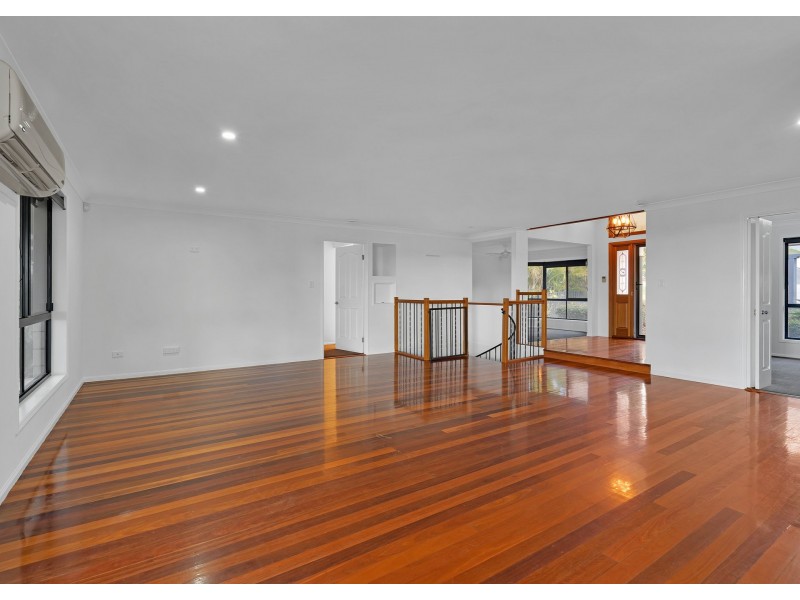41 Lucy Drive, Edens Landing QLD 4207