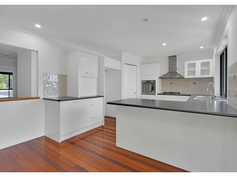 41 Lucy Drive, Edens Landing QLD 4207