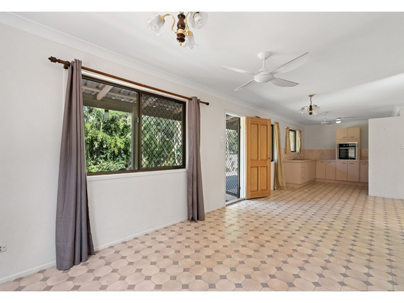 5 Curlew Crescent, Eagleby QLD 4207